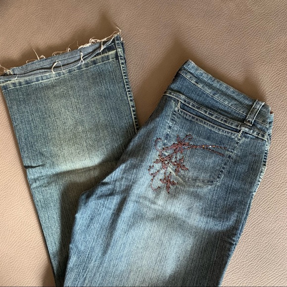 Ruff Hewn Wide Leg Jeans - Picture 2 of 5